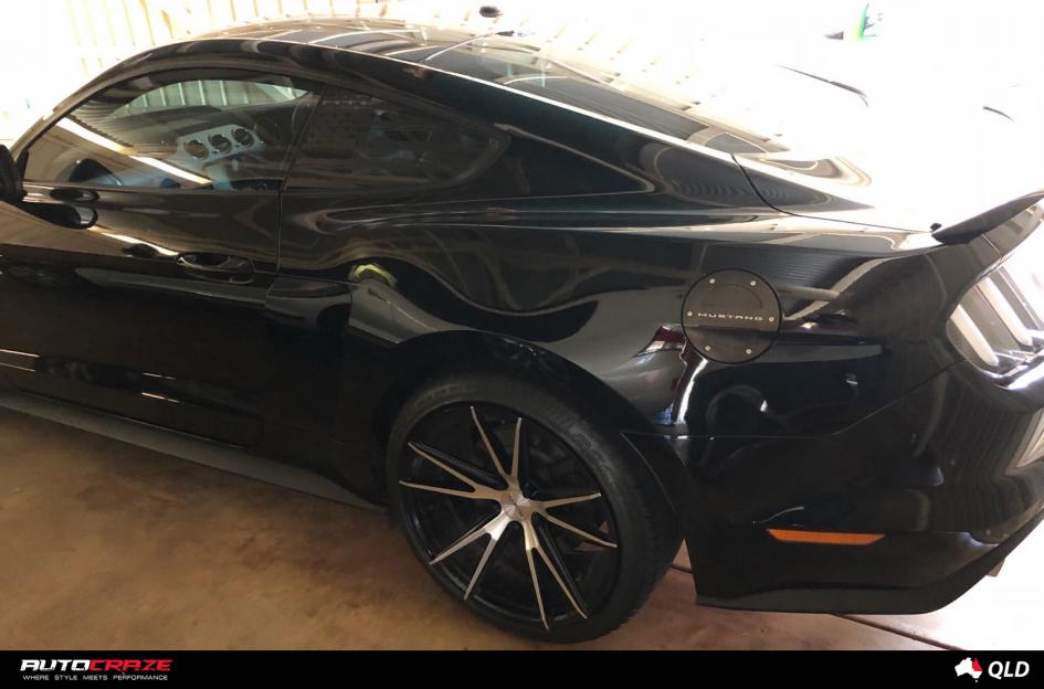 FORD MUSTANG VENICE BLACK MACHINED FACE